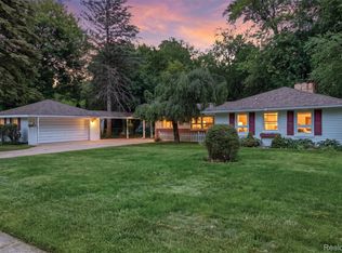32425 Cloverdale Ave, Farmington, MI 48336