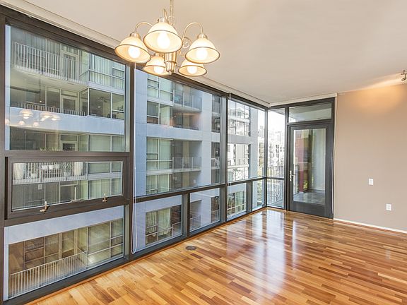5th image of 350 11th Ave Unit 524