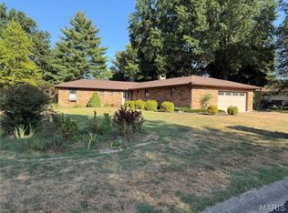 304 Country Club Dr, Red Bud, IL 62278