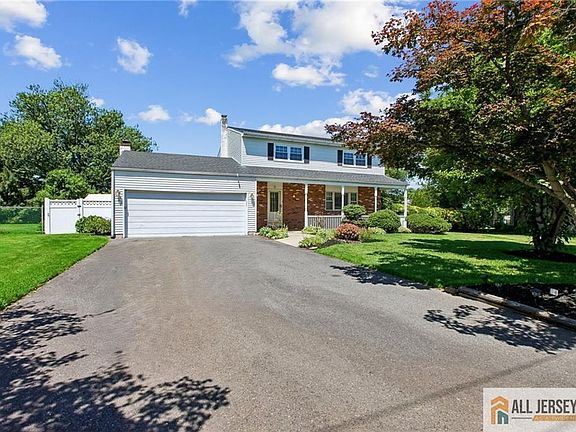 3rd image of 56 Whitehall Rd
