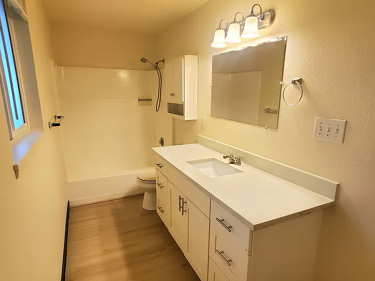 Fairview Apartments — Photo 11