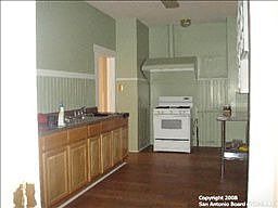 3rd image of 427 University Ave