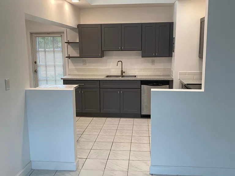 104 SW 21st Way #A — Photo 5