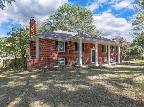 1200 NE Hilltop Dr, Blue Springs, MO 64014