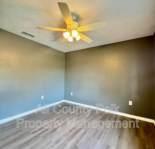 1415 Ridge Lake Ct — Photo 13