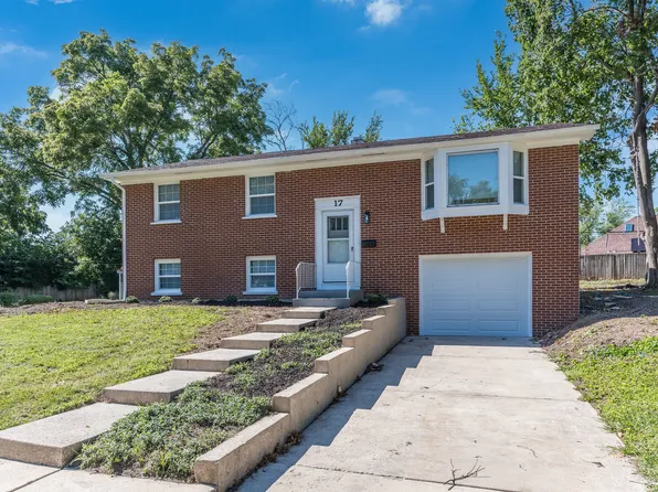 17 Knollwood Dr, Montgomery, IL 60538