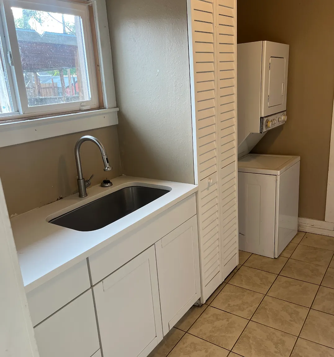 2 bed, 560 sqft, $1,150 — Photo 3