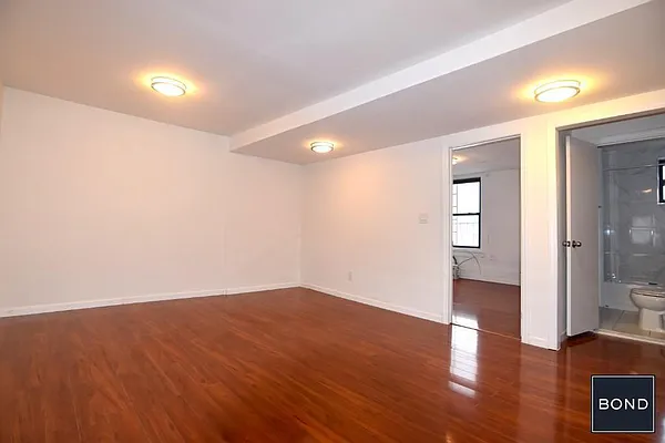 Rented by Bond New York | media 10