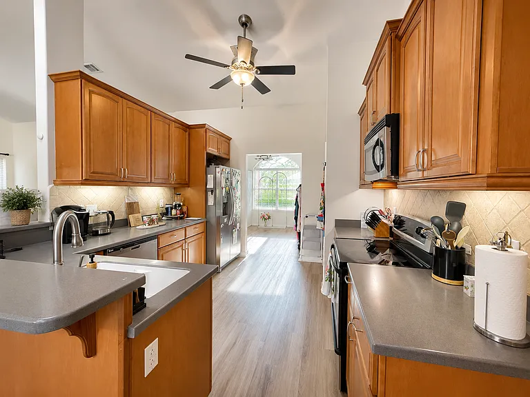 9655 Parker Lake Cir — Photo 15