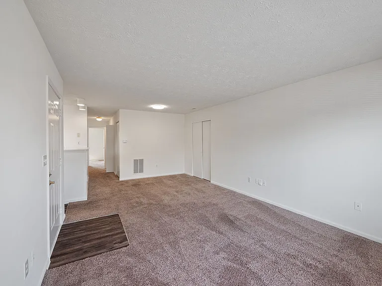 Autumn Woods Apartments — Photo 34
