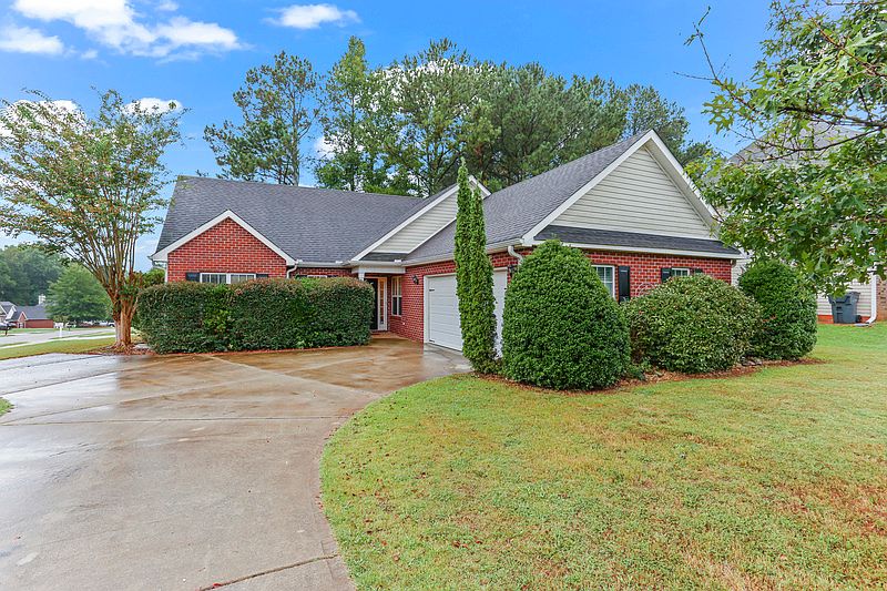 1st image of 446 Camella Cir