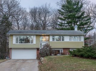 3705 Elmwood Dr NE, Cedar Rapids, IA 52402
