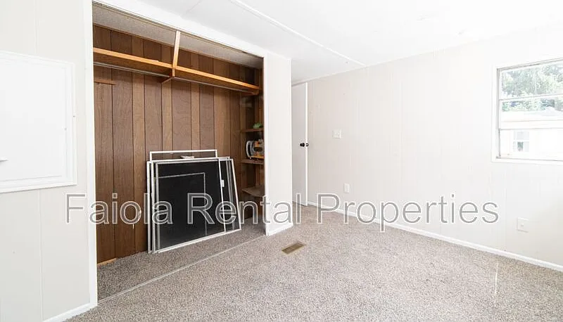 3 bed, 1.0 bath, $1,400 — Photo 3