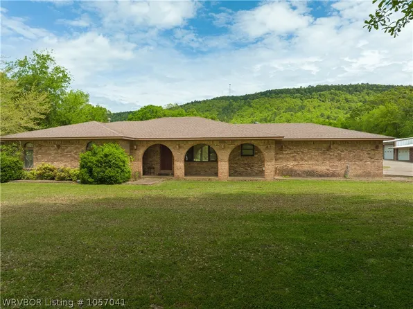 2920 W Walnut St, Paris, AR 72855