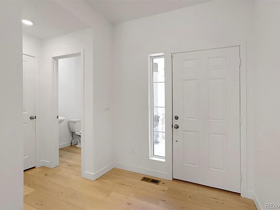 3rd image of 5581 Tamarack Avenue