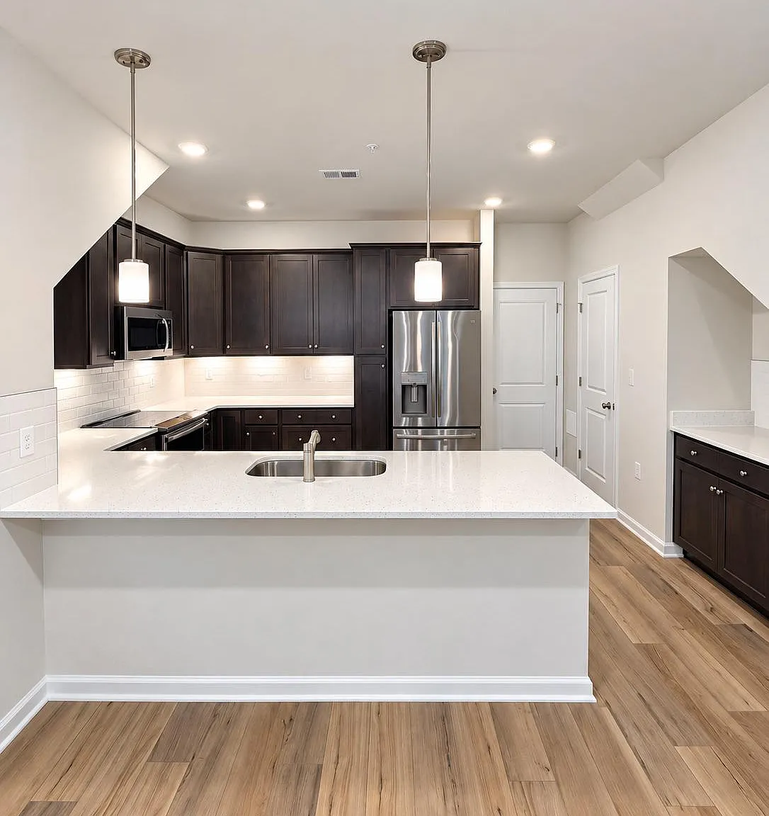 3 bed, 2.5 bath, 1602 sqft, $3,195 — Photo 4