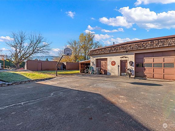 3rd image of 130 N James Avenue