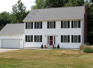 50 Sky Top Ln, Dunstable, MA 01827