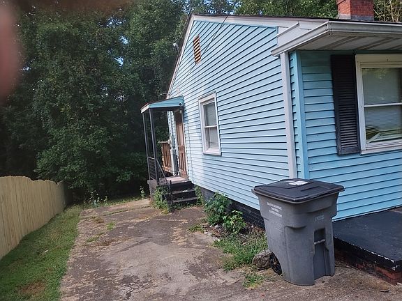 2nd image of 434 Crosby Cir