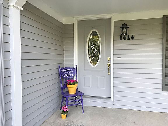 4th image of 1616 Conneaut Ave
