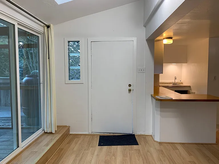 Cascade Dr — Photo 6
