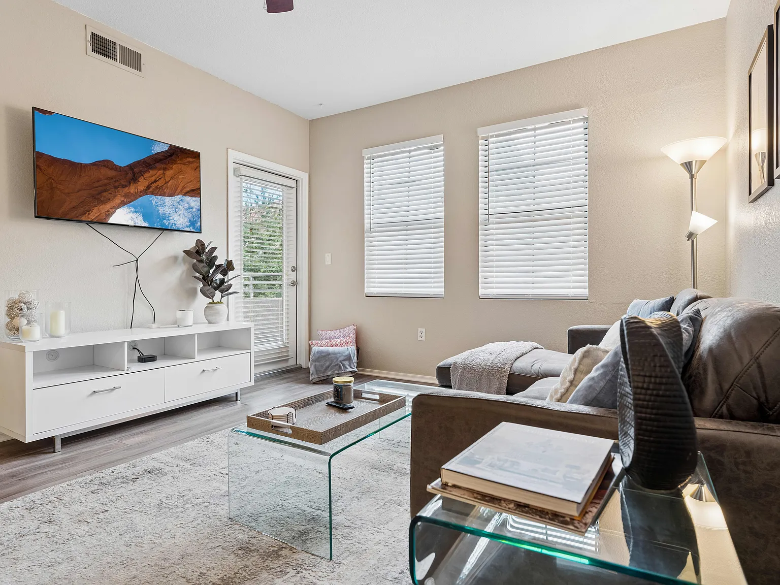 2 bed, 941 sqft, $1,800 — Photo 4