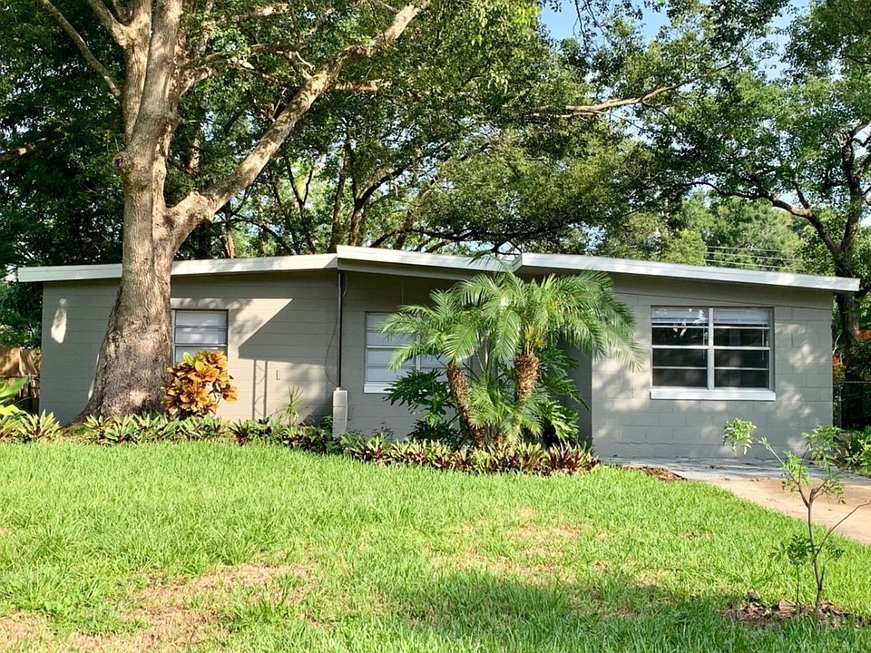 1st image of 130 Country Club Dr