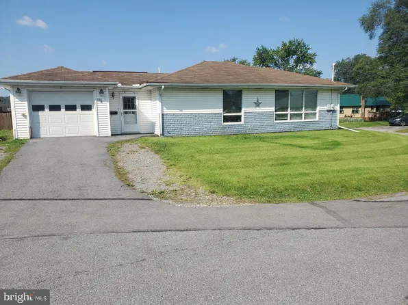 303 Market St, Milesburg, PA 16853