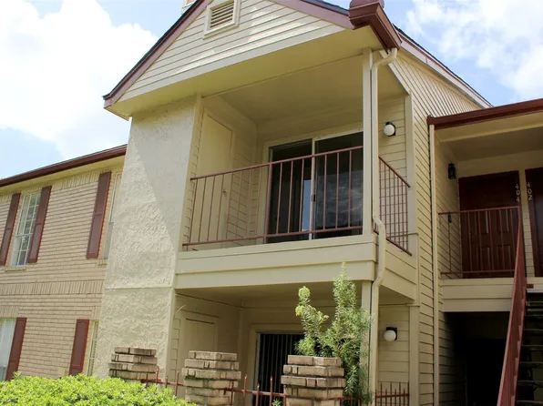 2120 El Paseo St APT 404, Houston, TX 77054