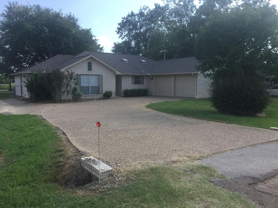 1st image of 1303 Cedar Dr