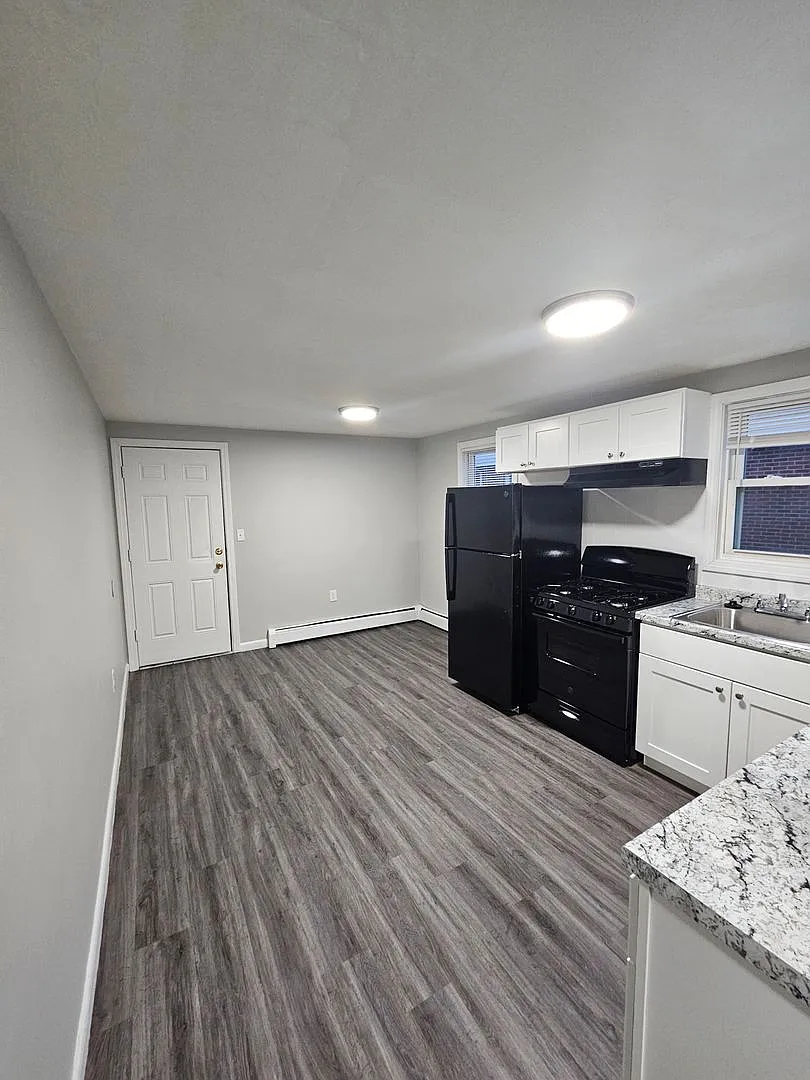 9 River Terrace — Photo 1
