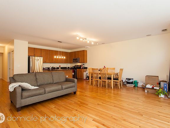 3rd image of 1421 S Halsted St APT 2B