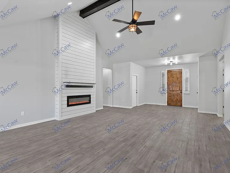 2524 Creek Dr — Photo 4