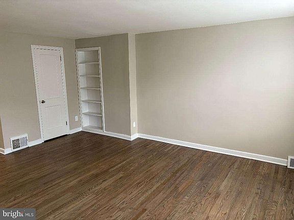 5th image of 248 E Park Ave