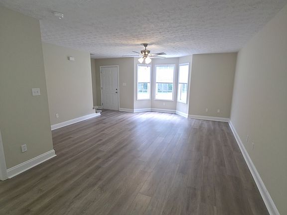 5th image of 291 Westchester Cir #1