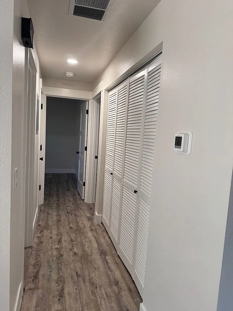 Updated Duplex in SE Bend — Photo 4