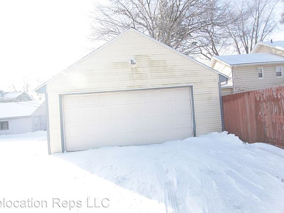 3rd image of 1831 Grand Ave