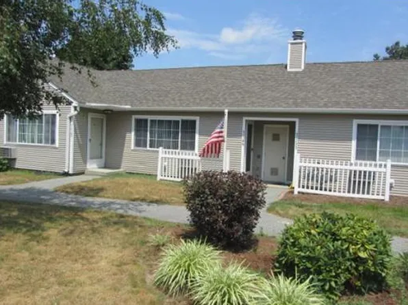 1149 James St, Chicopee, MA 01022