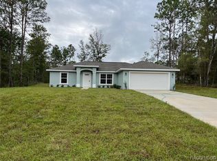 916 W Cadima Pl, Citrus Springs, FL 34434