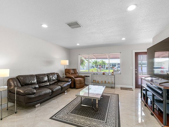 4th image of 1701 SW 8th Avenue