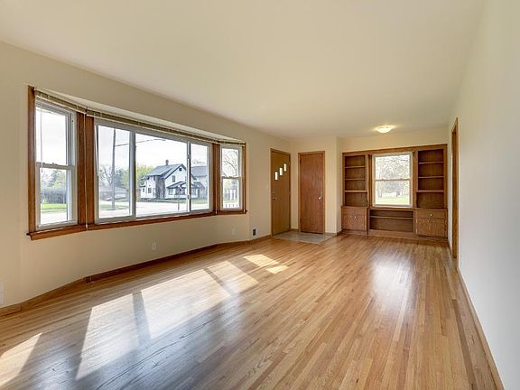 5th image of 9548 Portland Ave S