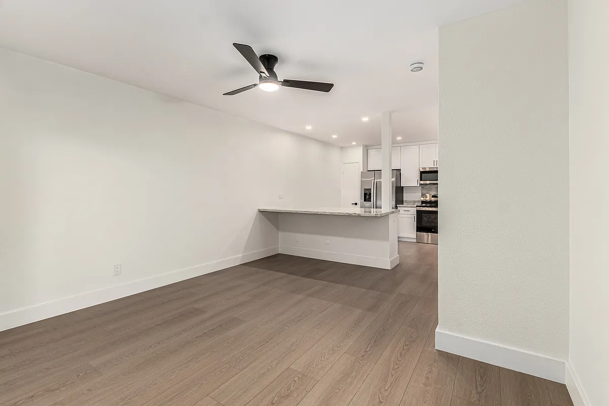 Building Photo - 830 S Dobson Rd #72