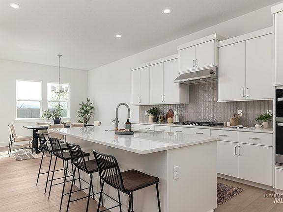 3rd image of 2585 N Hazelhurst Way