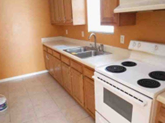 5th image of 410 Highland Ave
