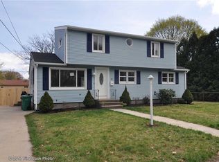 33 Goodrich Ave, Warwick, RI 02886