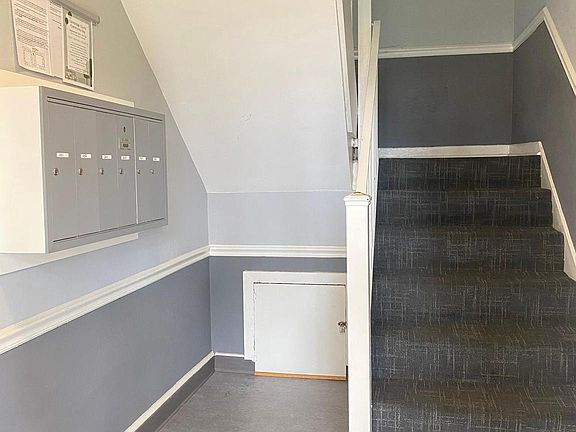 2nd image of 2509 Arlington Blvd #23