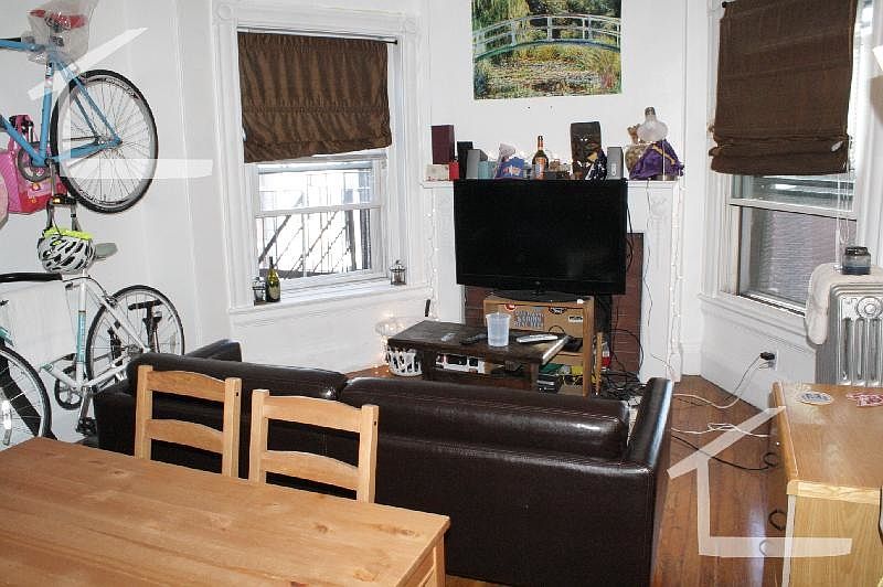 2nd image of 847 Beacon St APT 8S