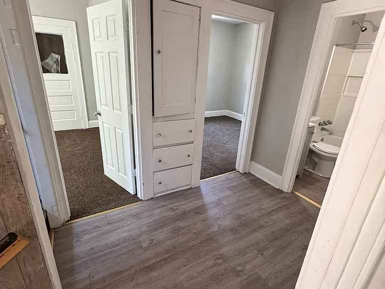 2 bed, 1.0 bath, $1,300 — Photo 15