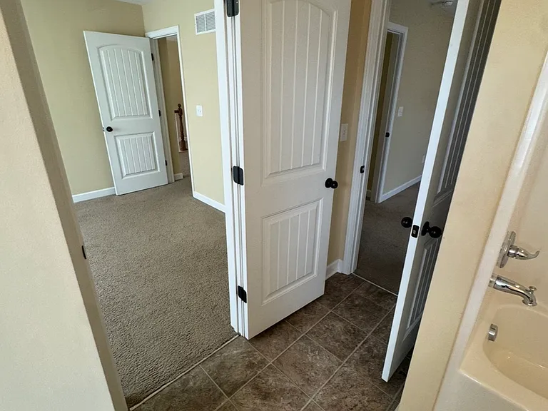 111 Castanet Ct — Photo 28