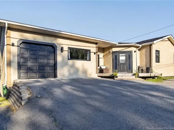150 River Valley Dr, Grand Bay Westfield, NB E5K 1A4